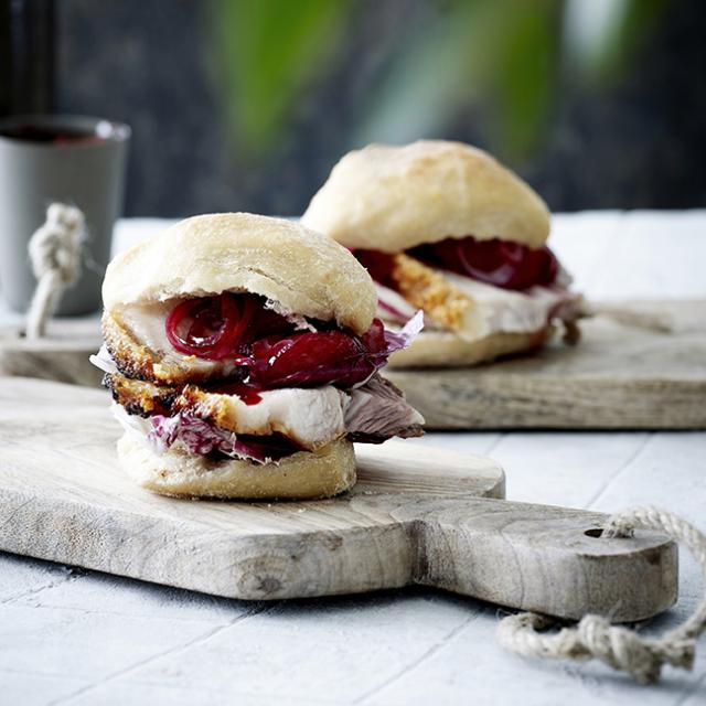 Pistolets au porc rôti et chutney prunes